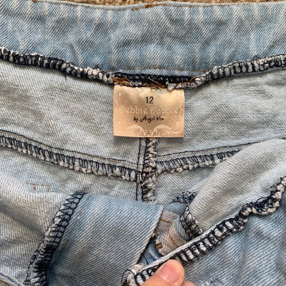 Rose Embroidered Denim Shorts - Picture 4 of 6